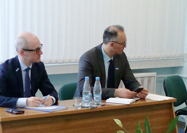 Батыр Бердыклычев, Представитель ВОЗ в Беларуси; Вячеслав Граньков, координатор программ ВОЗ по инфекционным заболеваниям странового офиса ВОЗ в Беларуси
